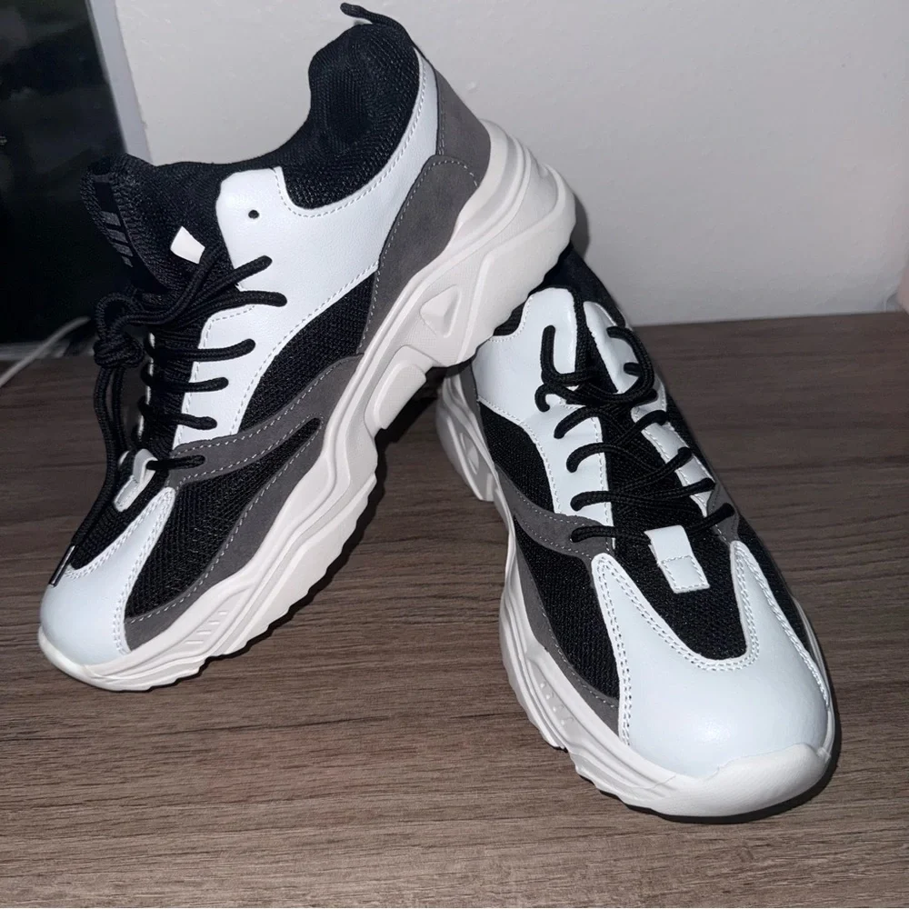 SHEIN Monochrome Skateboard Shoes - Picture 3 of 6
